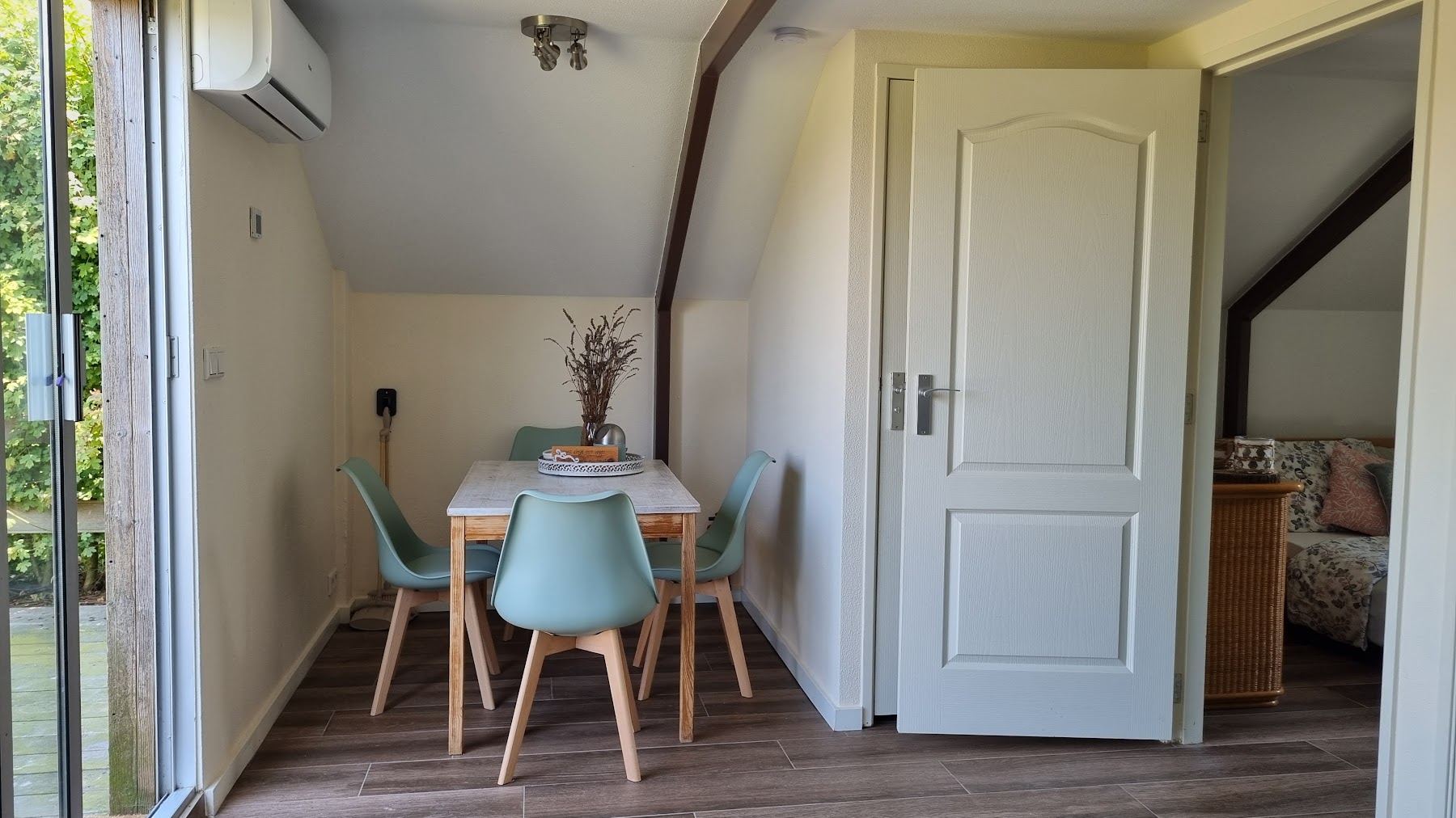Eettafel in de trekkershut